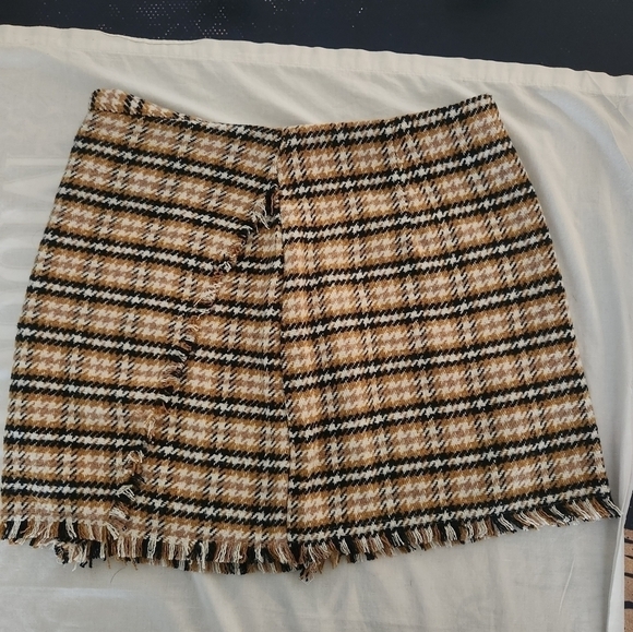 Shein Curve Skirt With Zip Up Size OXL - Picture 2 of 6